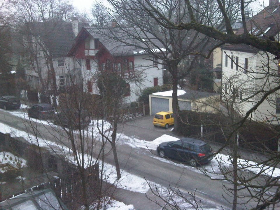 Blick in die Seitenstrasse Hotel Jagdschloss