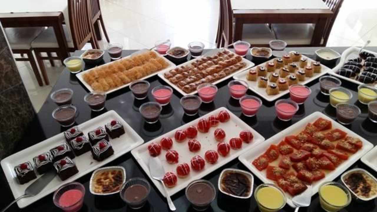 Hotel Grand Atilla - Büffet Mittag Grand Atilla Hotel