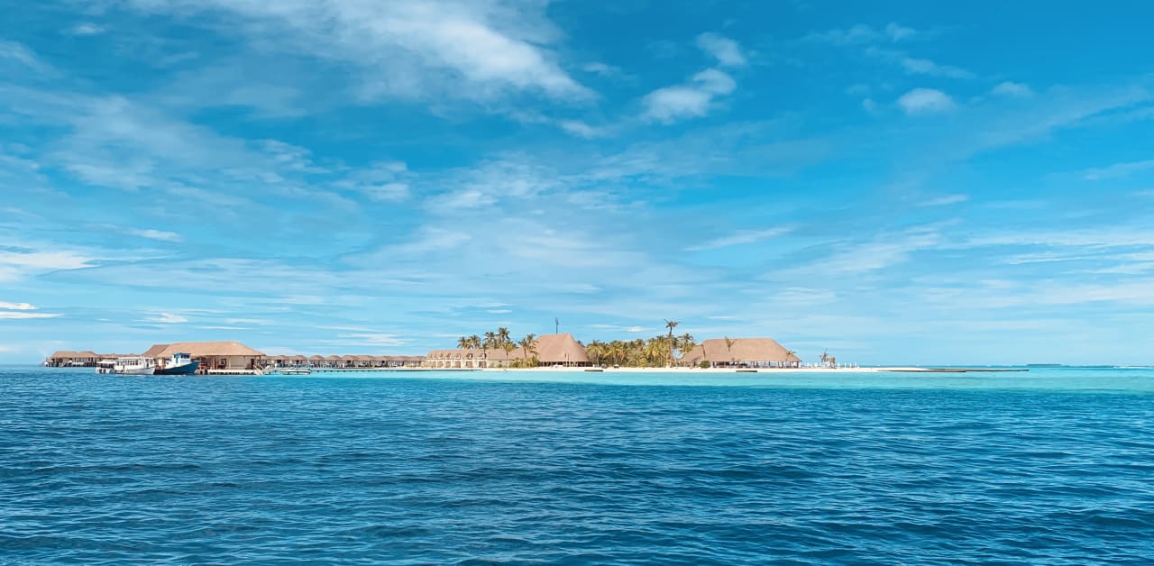 Strand Cinnamon Velifushi Maldives - Free One-Way Speedboat and 02 Kids Under 12 Stay & Dine Free