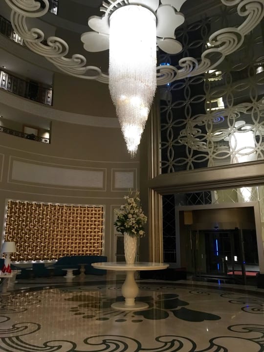 Eingangsbereich Papillon Ayscha