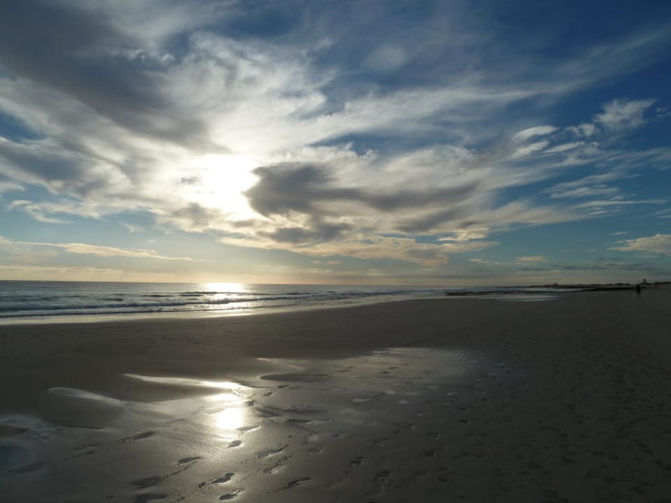 Bei Sonnenaufgang Hotel Riu Oliva Beach Resort