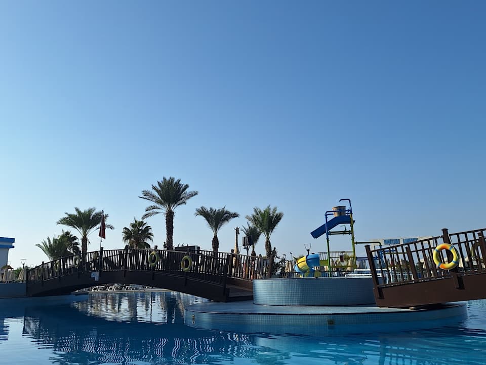 Außenansicht Granada Luxury Okurcalar