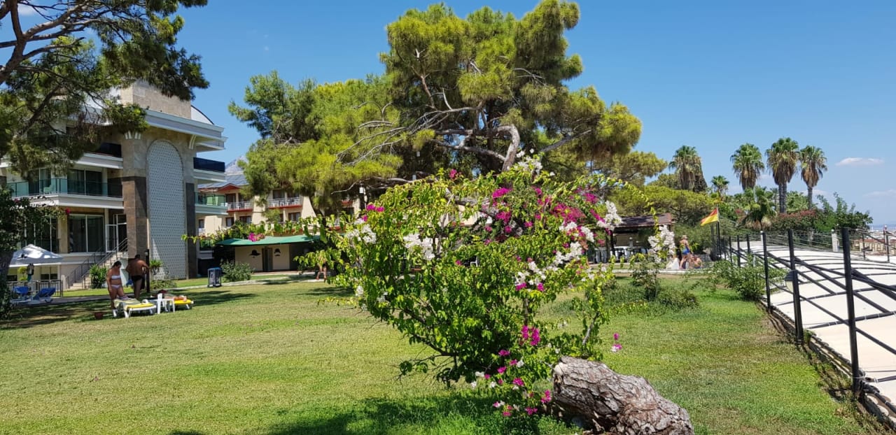 Gartenanlage Dosinia Luxury Resort