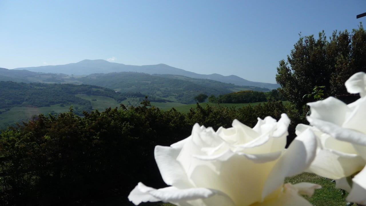 Ausblick vom Landgut auf das Orciatal Agriturismo Podere del Vescovo