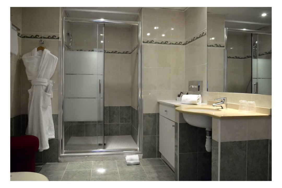 SALLE DE BAIN Servotel Saint-Vincent