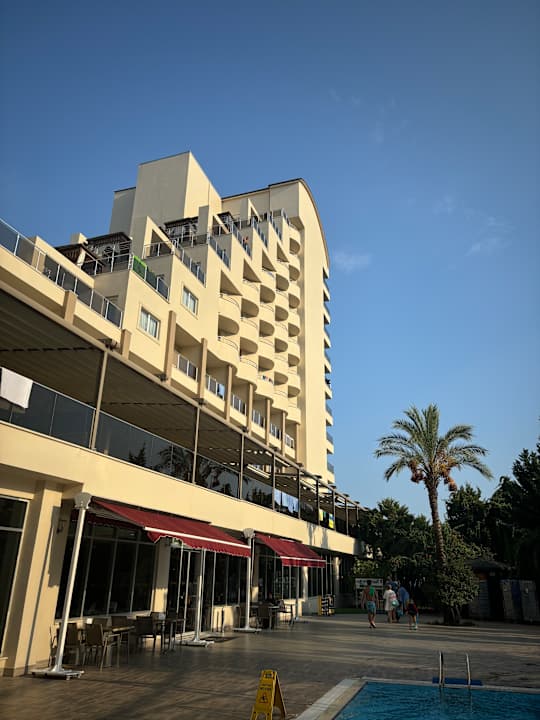 Außenansicht Saturn Palace Resort Hotel