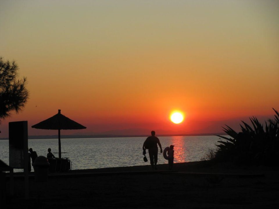 Заход солнца Hotel Lagomandra Beach