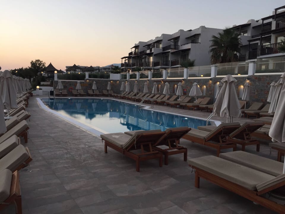 Die neue Poolanlage Alexander Beach Hotel & Village Resort