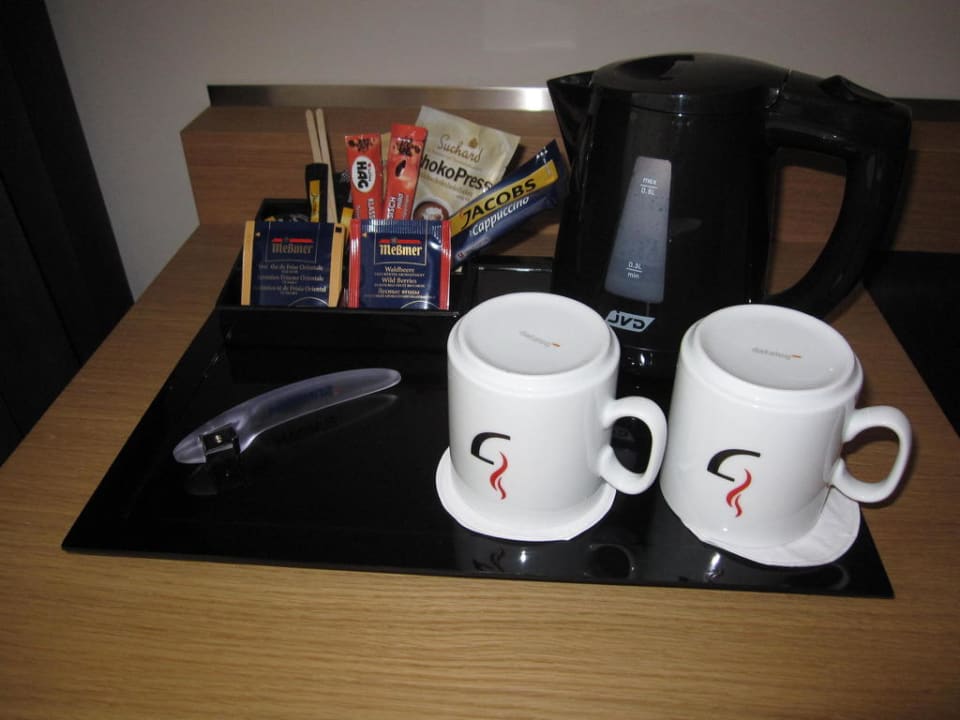 Kaffee- und Teezubereitungsmöglichkeit ATLANTIC Hotel Kiel
