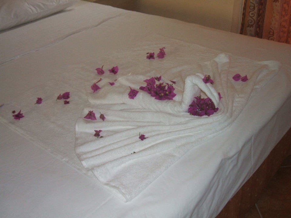 Kunstwerke auf dem Bett! VONRESORT Golden Beach