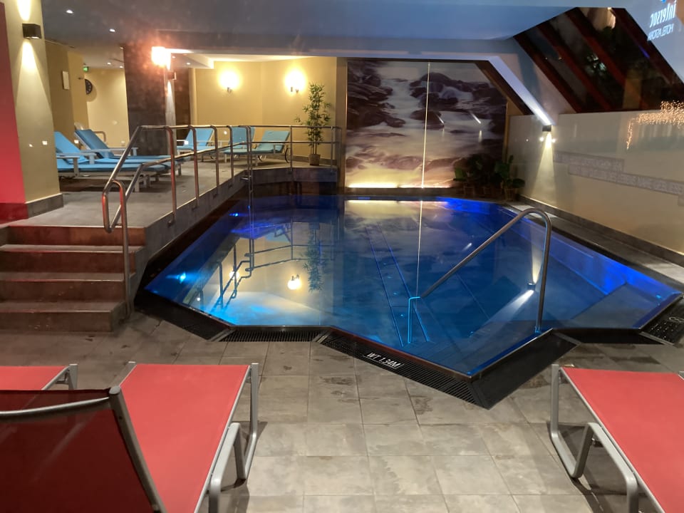 Pool Impuls Hotel Tirol