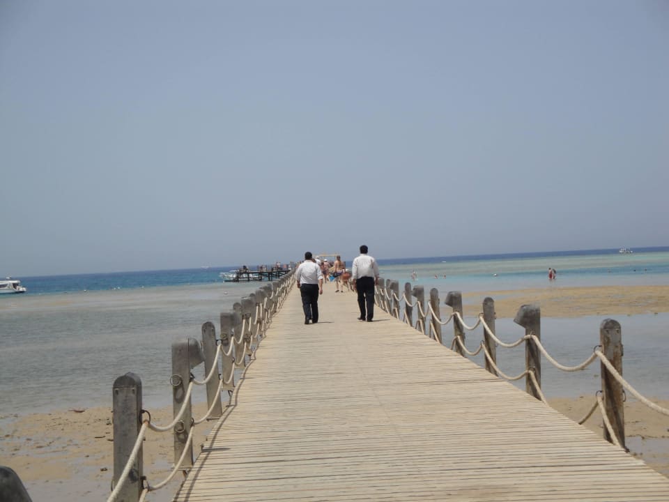 Steg zum Riff Stella Beach Resort & Spa Makadi Bay