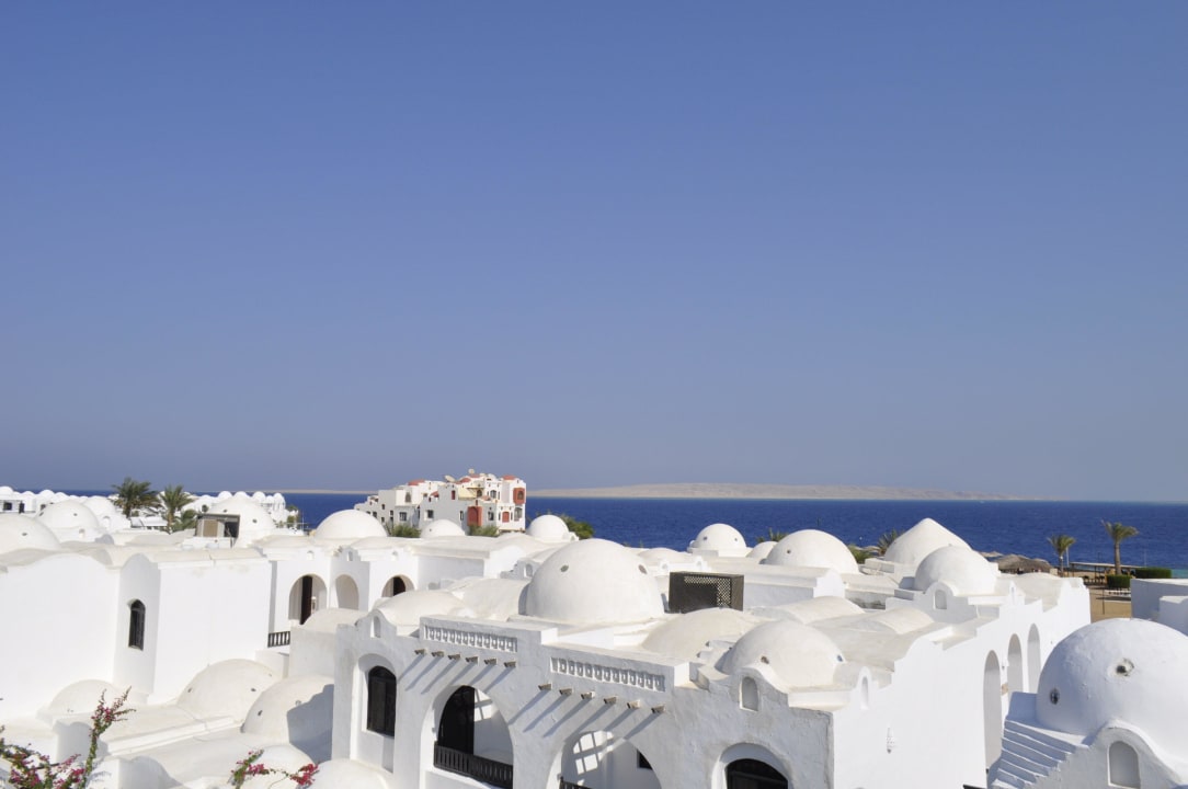 Территория отеля Arabella Azur Resort