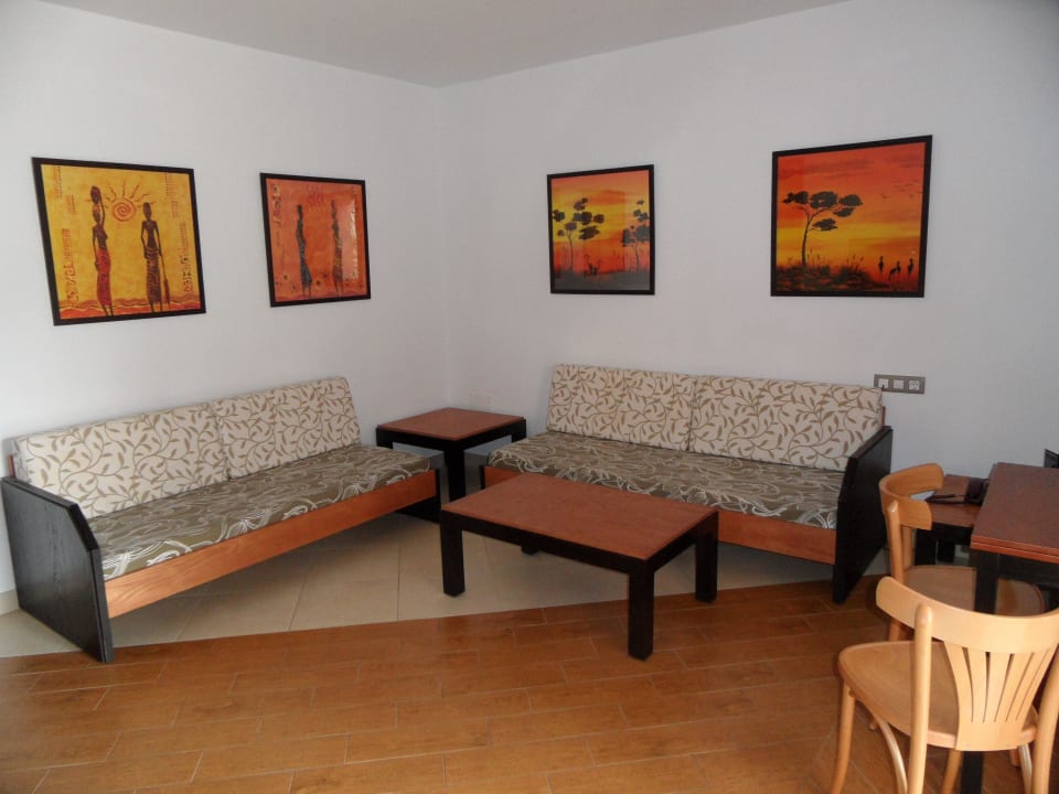 Wohnraum Bungalow 158 HL Miraflor Suites Hotel