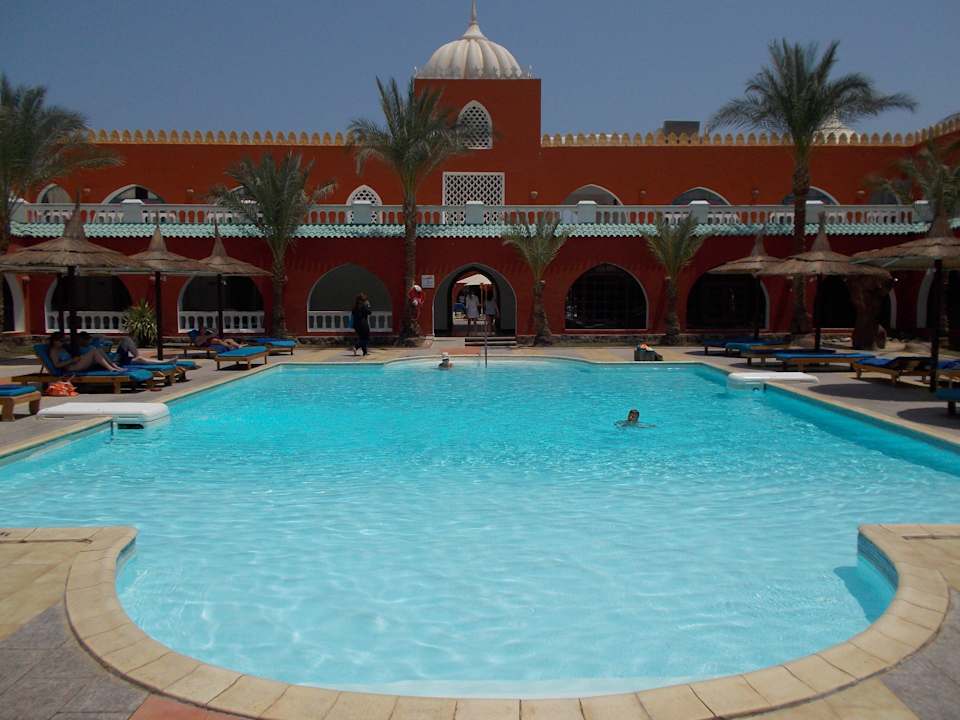 Basen wewnętrzny Pickalbatros Alf Leila Wa Leila Resort - Neverland Hurghada