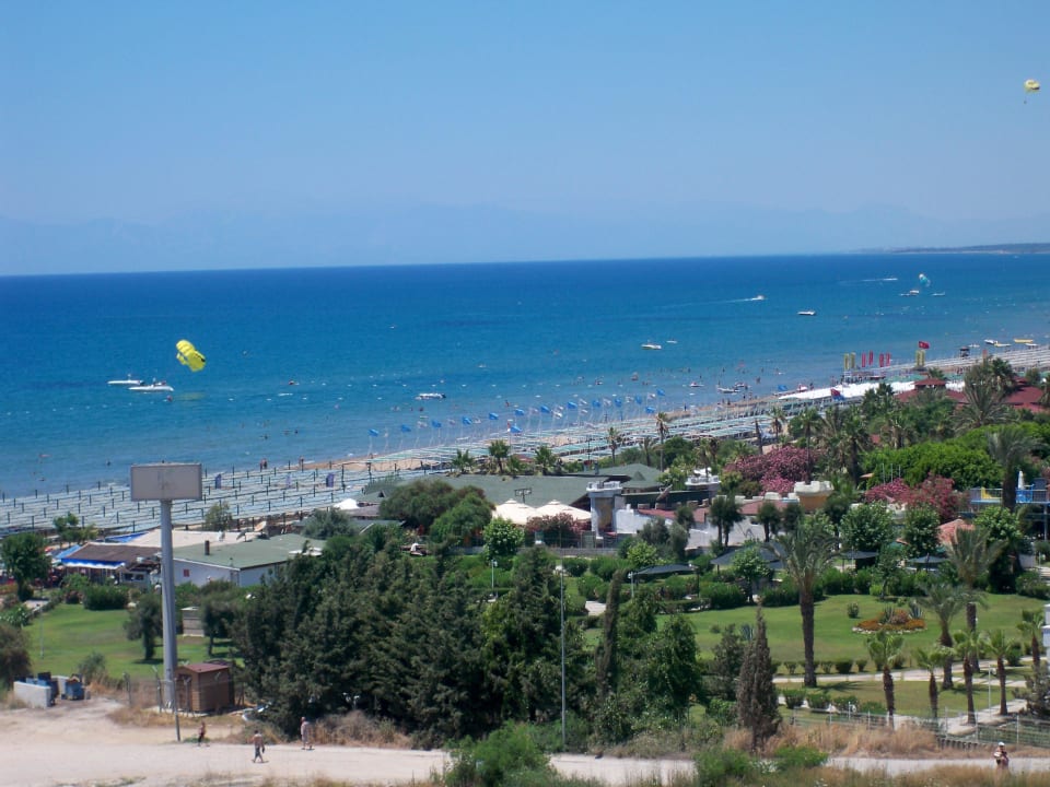Blick vom Zimmer zum Strand Side Sun Hotel