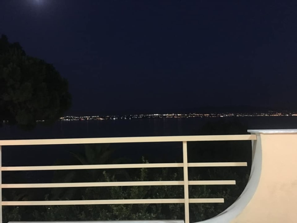 Widok z tarasu w lobby Hotel Pappas