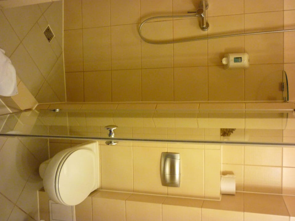 Geräumige Eckdusche Hotel Meta Resort & Vine SPA