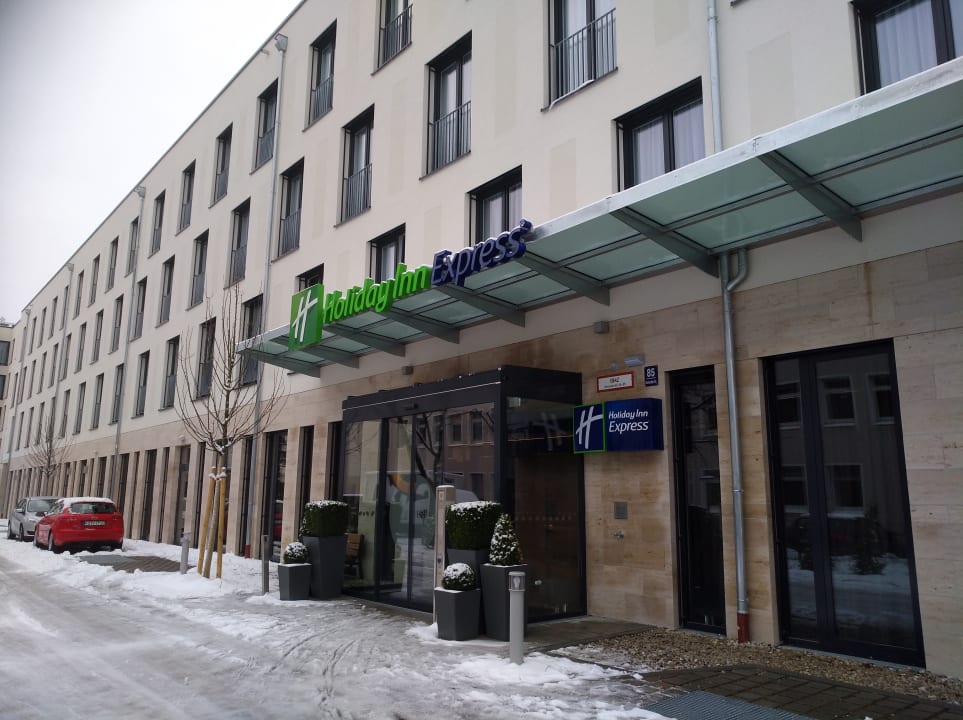 Außenansicht Holiday Inn Express Munich - City East