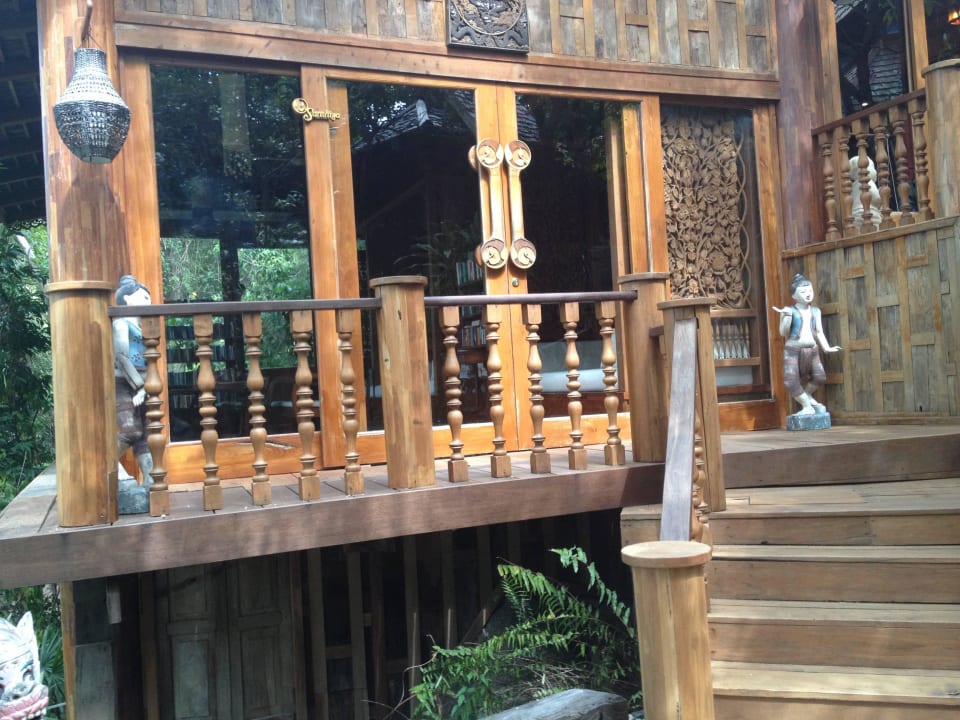 Biblioteka Santhiya Koh Phangan Resort & Spa