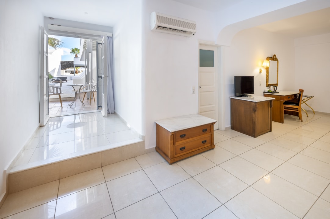 Zimmer Smy Mediterranean White Santorini