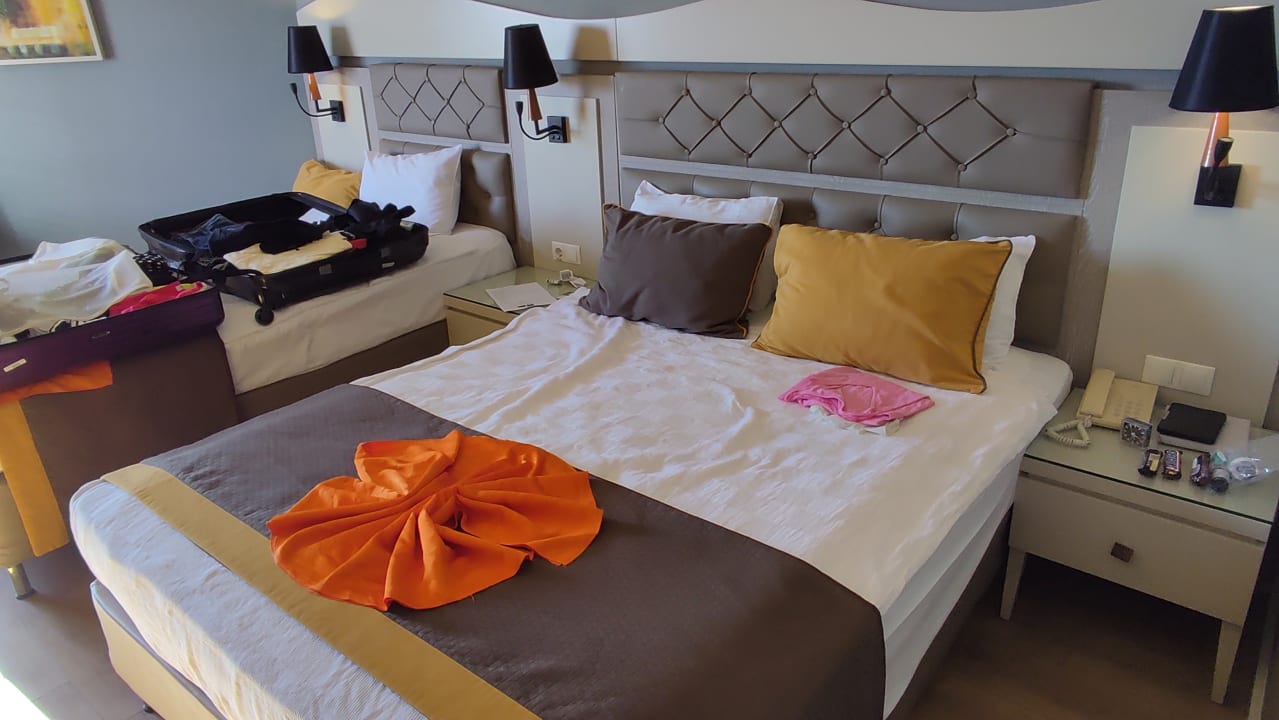 Zimmer Saturn Palace Resort Hotel
