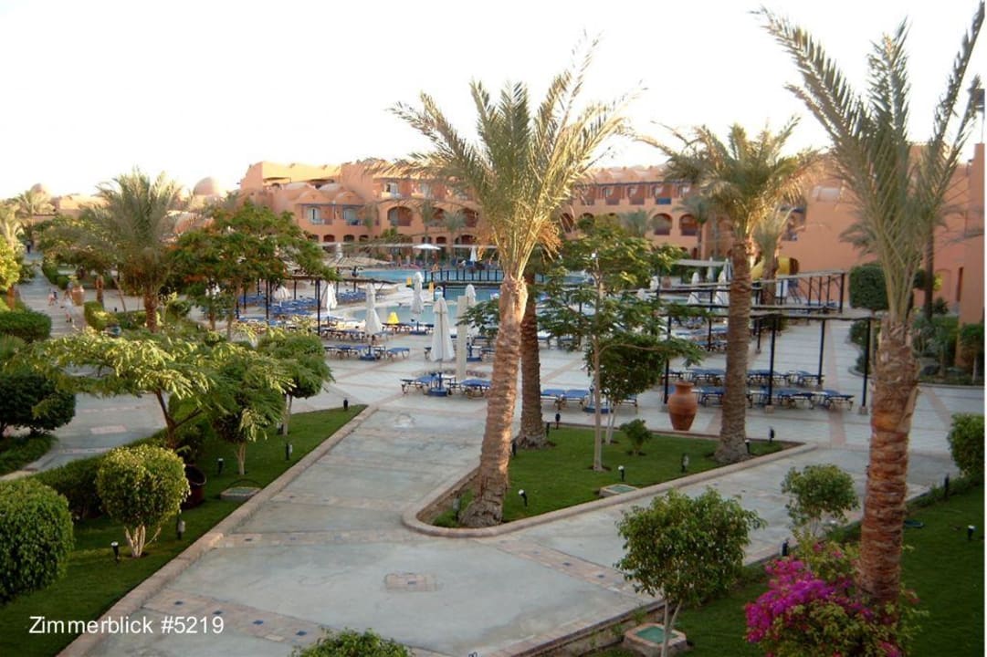 Blick von Zimmer 5219 - Makadi Oasis Family Jaz Makadi Oasis Resort
