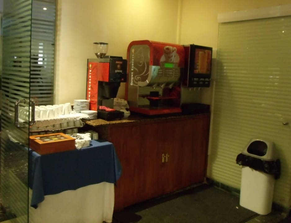 Kaffeeautomat und Saftbar Roc Oberoy