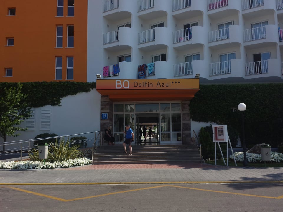 Eingang zum Hotel BQ Delfin Azul Hotel