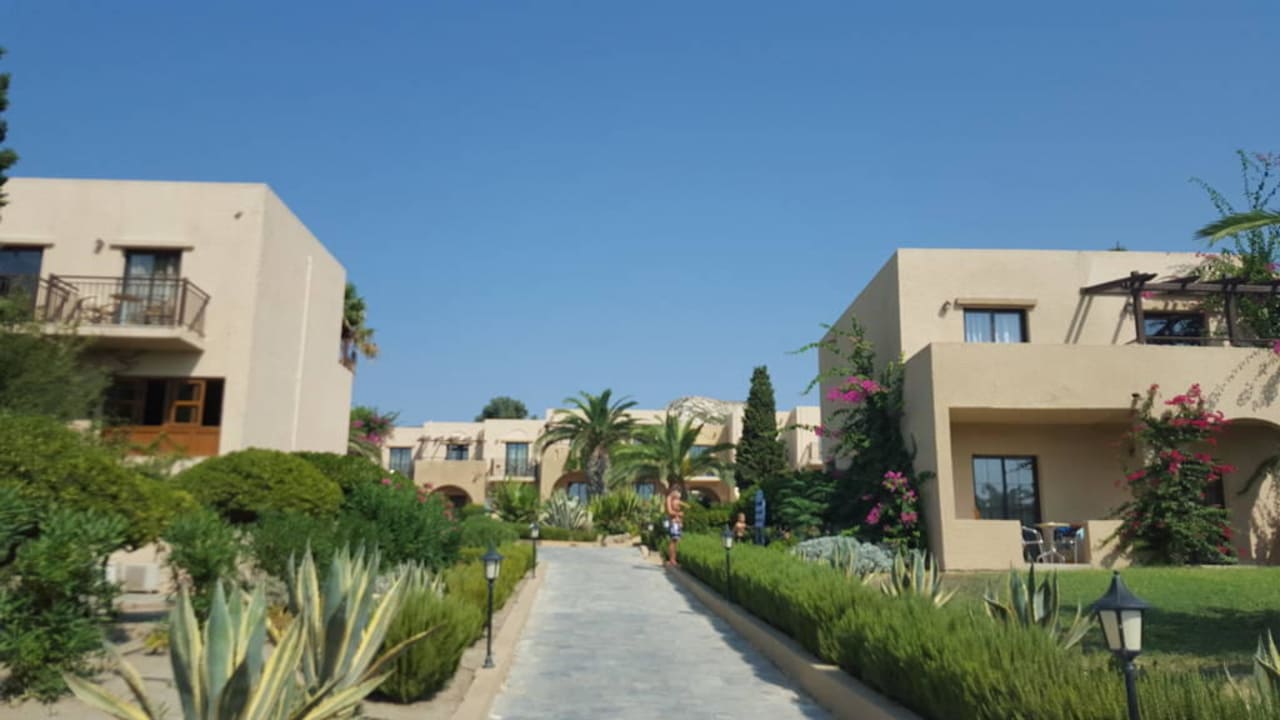 Weg zum Eingangsbereich Porto Bello Beach