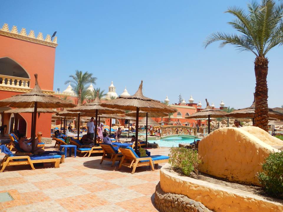 Am Aktivpool Pickalbatros Alf Leila Wa Leila Resort - Neverland Hurghada