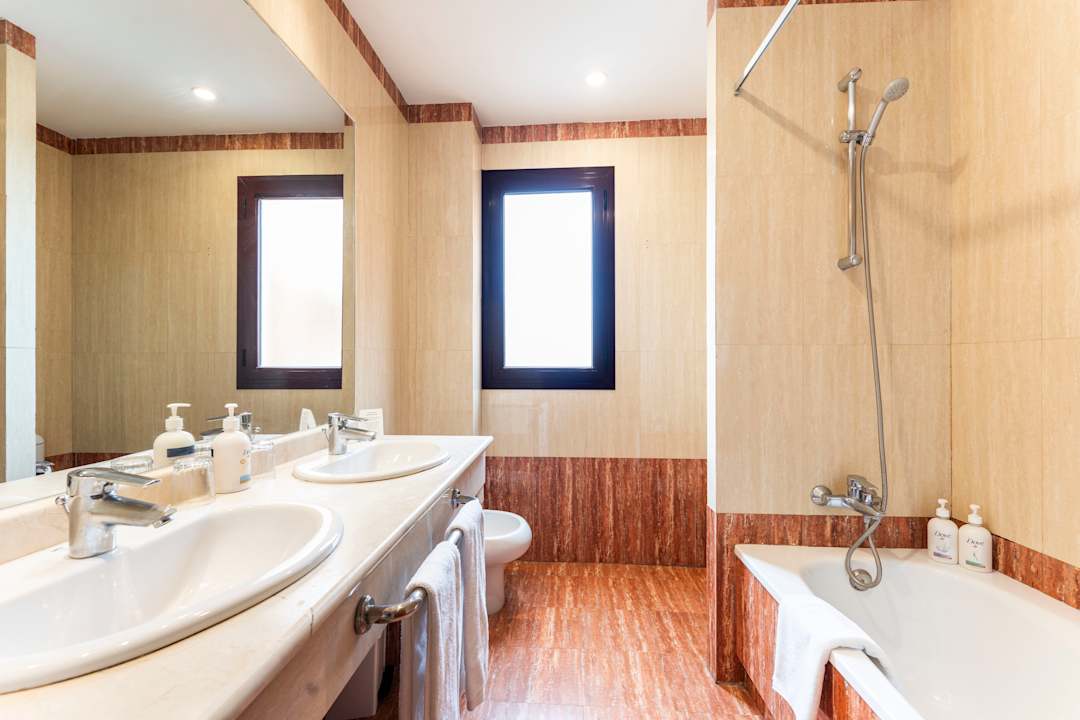 Zimmer Bakour Oh Nice Costa del Sol