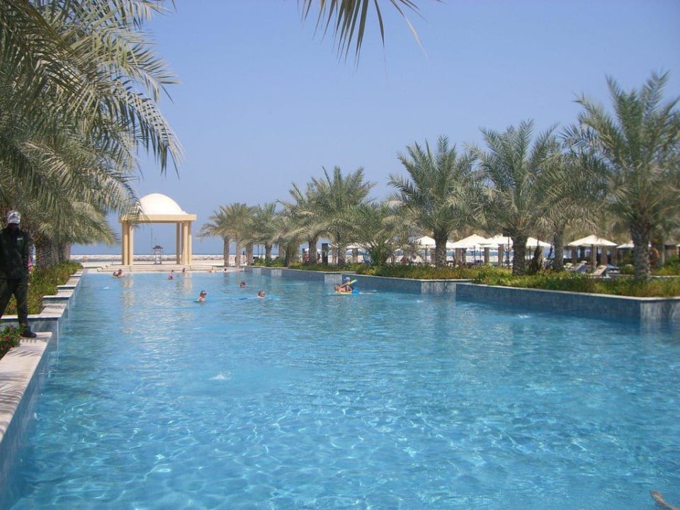 Blick auf den Hauptpool Rixos Al Mairid Ras Al Khaimah