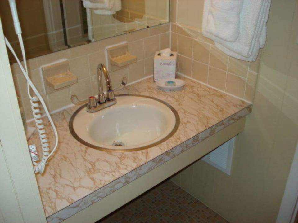 Bad Hotel Cape Colony Inn