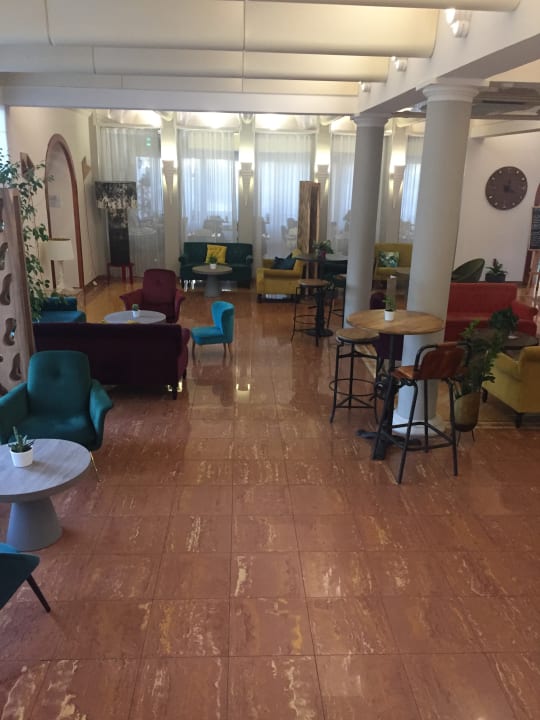 Lobby Hotel Ostella