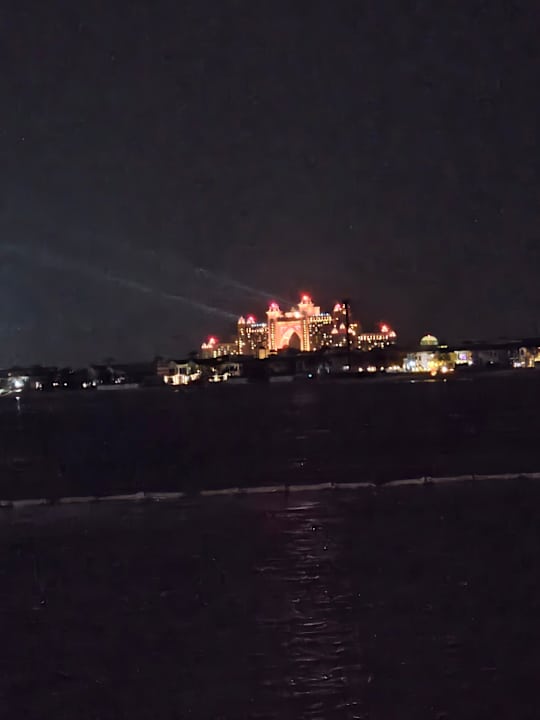 Strand Anantara The Palm Dubai Resort