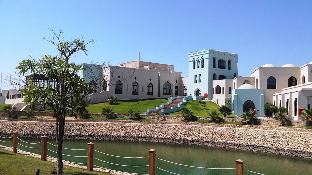 Hauptgebäude und Restaurant Salalah Rotana Resort