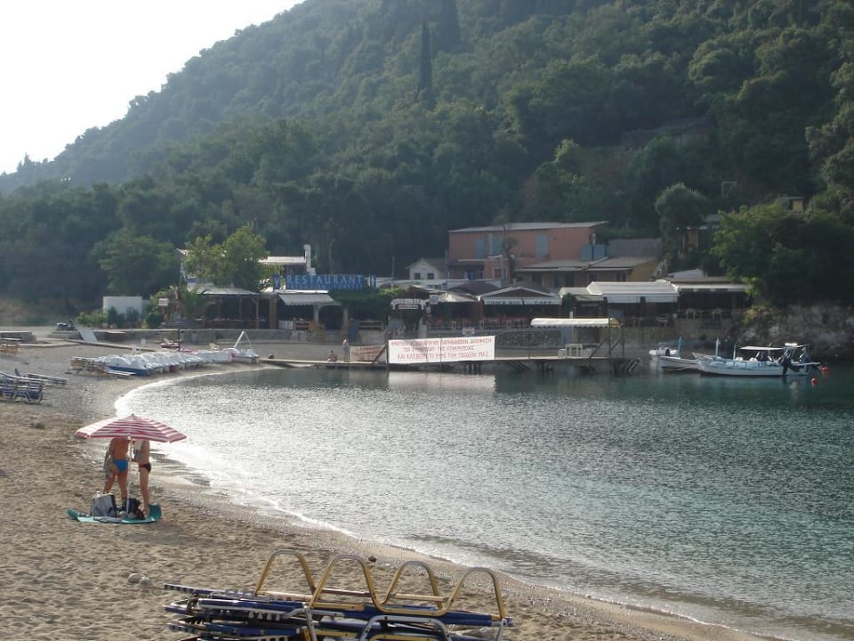 Die Bucht morgens um 8 Uhr. Odysseus Hotel