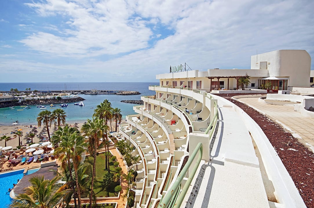 Aussicht von der Dach-Terrasse HOVIMA La Pinta Beachfront Family Hotel