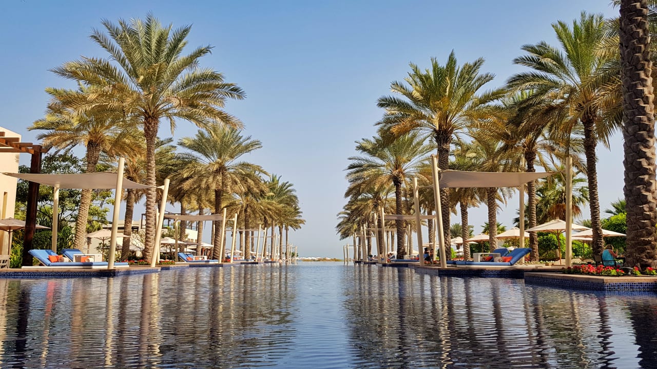 Pool Park Hyatt Abu Dhabi Hotel and Villas
