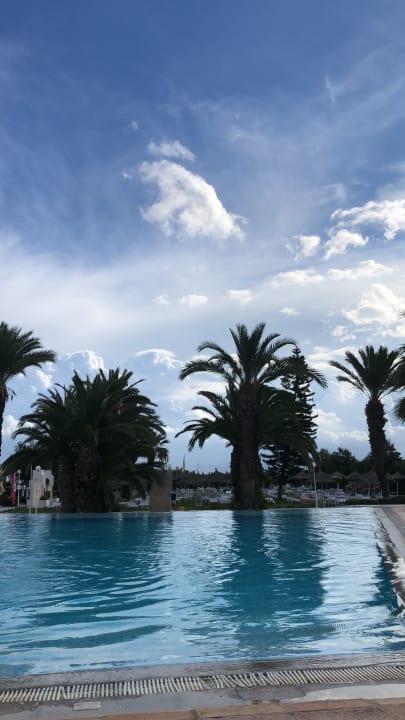 Pool Sentido Bellevue Park
