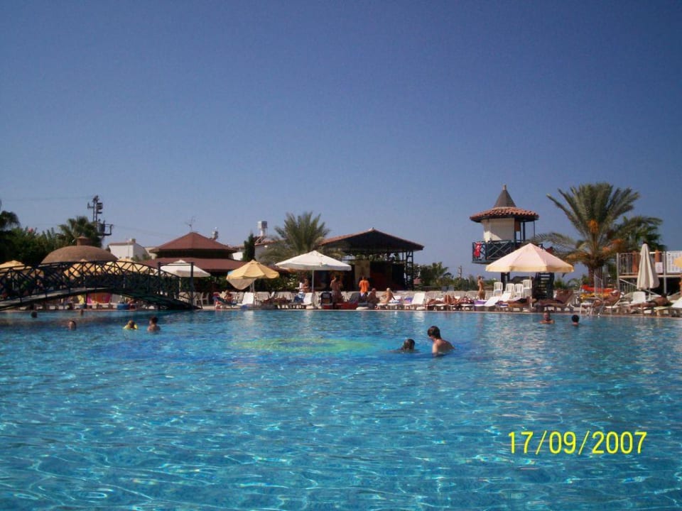 Außenanlage Seaden Corolla Hotel