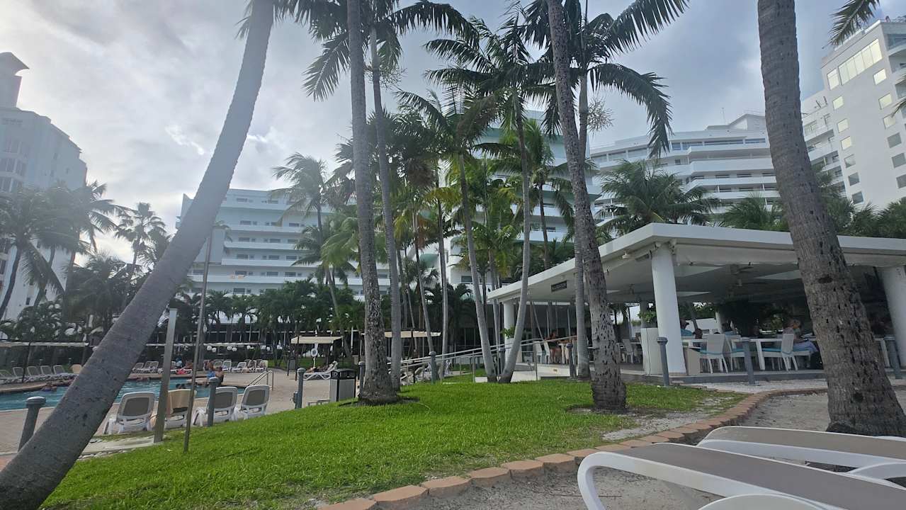 Pool Hotel Riu Plaza Miami Beach