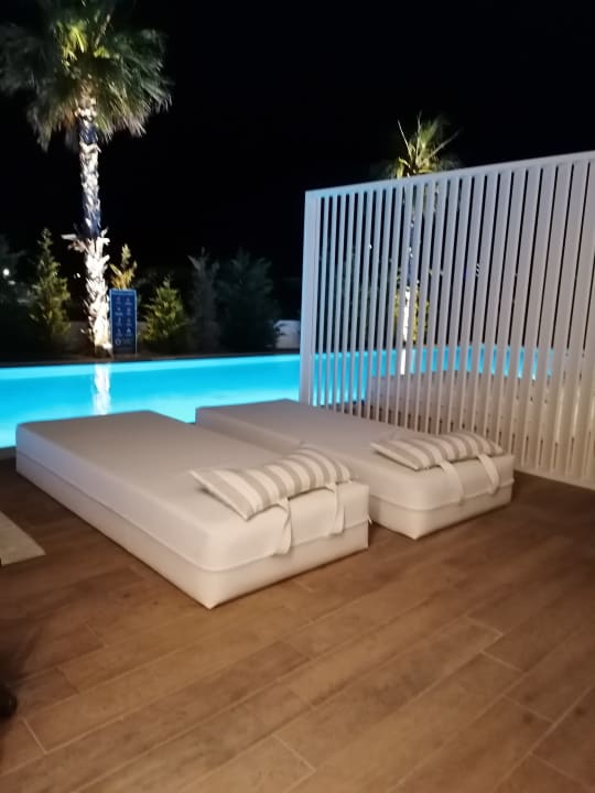 Pool White Dreams Resort & Anex