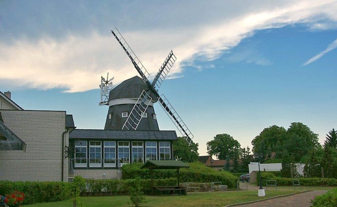 Seitliche Ansicht Hotel Pommern Mühle