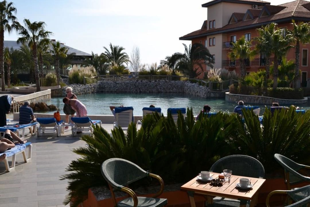 Blick auf den Pool Club Grand Aqua