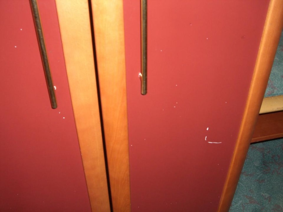 Kleiderschrank  NH Prague City