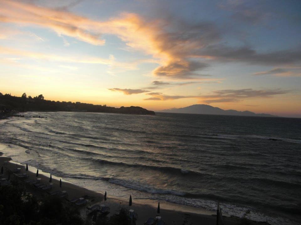 Vom Pool Richtung Meer Alexandra Beach Resort & Spa