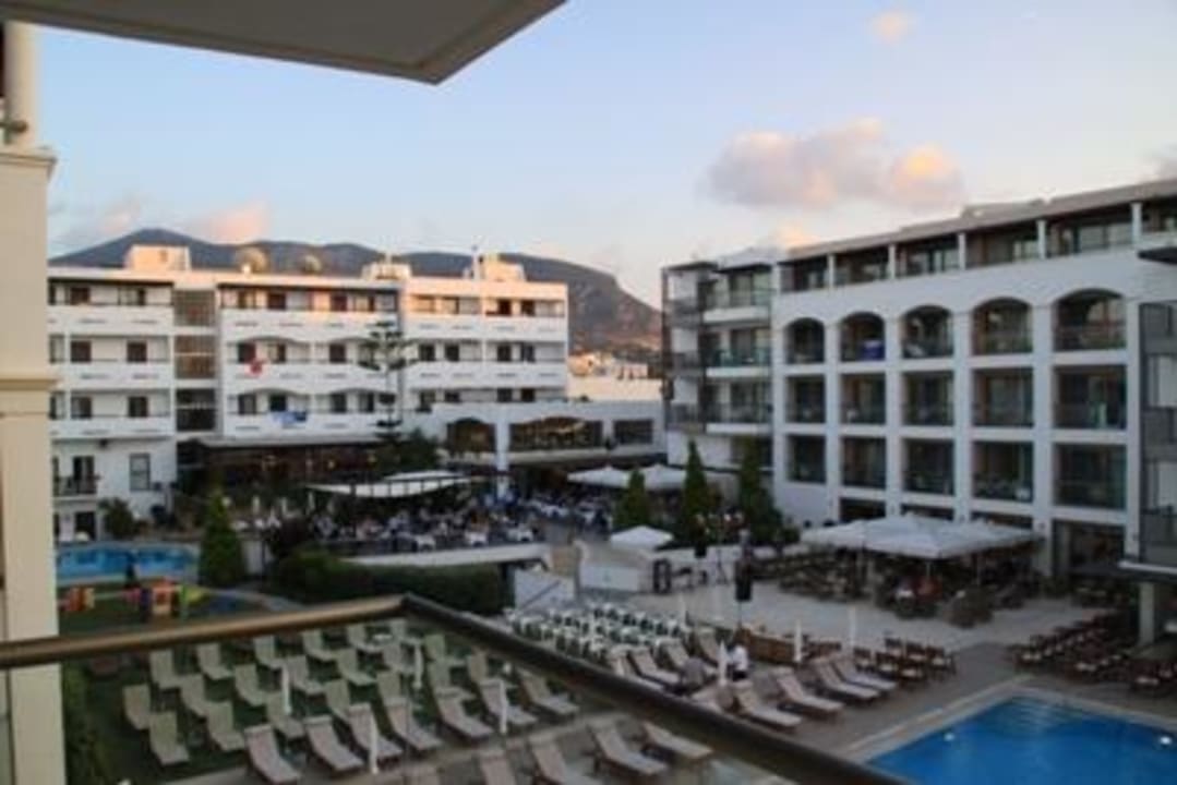 Poolblick Albatros Spa & Resort Hotel
