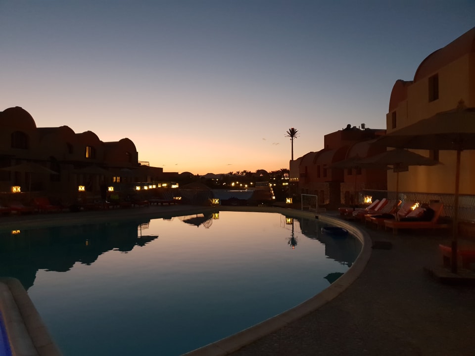 Pool Rohanou Beach Resort